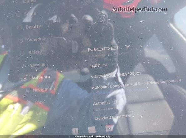 7SAYGDED5RA326621 2024 TESLA MODEL Y White Vista de los asientos traseros