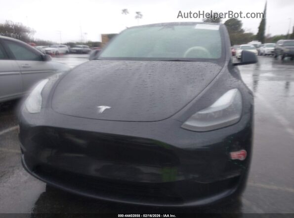 7SAYGDED5SF221182 2025 TESLA MODEL Y Gray ხელსაწყოთა პანელის ხედი