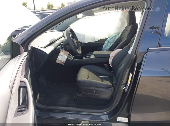 7SAYGDED5TF459762 2026 TESLA MODEL Y Gray Vista interior delantera
