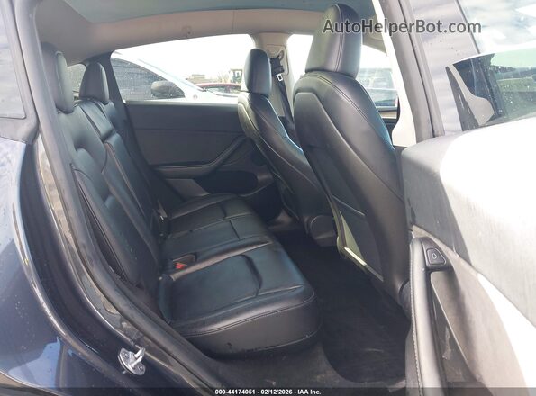 7SAYGDED7RF087317 2024 TESLA MODEL Y Gray Widok naklejki z numerem VIN