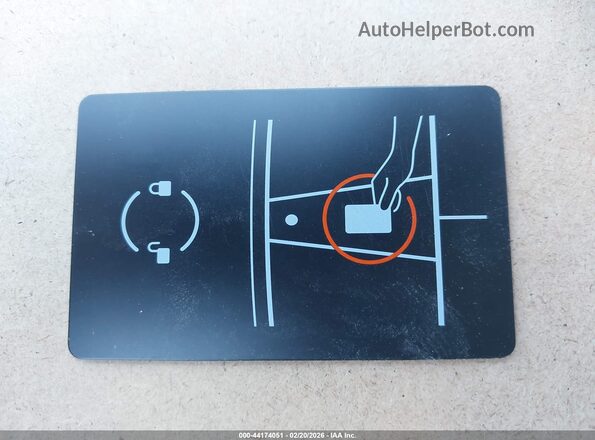 7SAYGDED7RF087317 2024 TESLA MODEL Y Gray Widok deski rozdzielczej