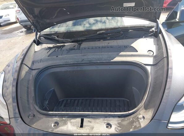 7SAYGDED7RF087317 2024 TESLA MODEL Y Gray Widok z tyłu