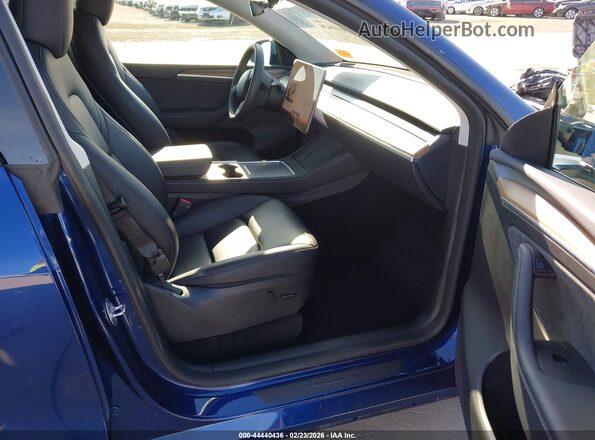 7SAYGDED9RF044081 2024 TESLA MODEL Y Blue Vista interior delantera