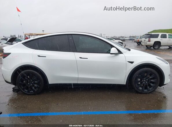 7SAYGDEE0NF555200 2022 TESLA MODEL Y White Панорамний вид салону 360°