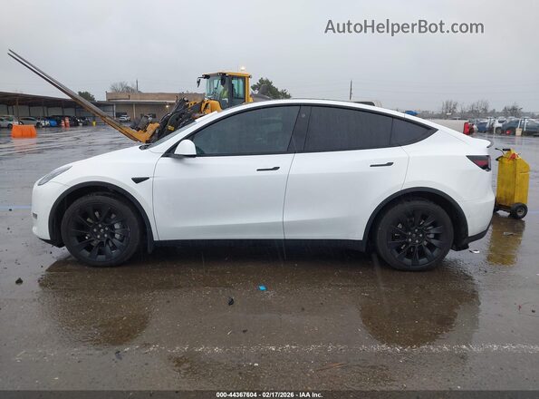 7SAYGDEE0NF555200 2022 TESLA MODEL Y White 