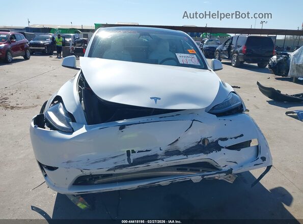 7SAYGDEE0PA090711 2023 TESLA MODEL Y White Սալոնի հետևի տեսք