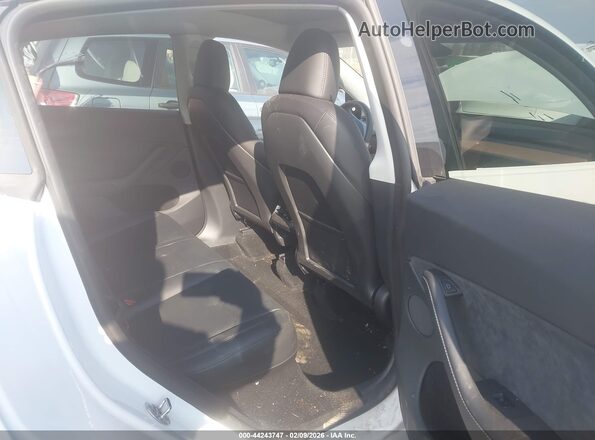 7SAYGDEE0SA348668 2025 TESLA MODEL Y White Widok naklejki z numerem VIN