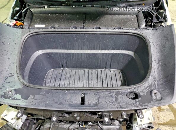 7SAYGDEE0TF395865 2026 TESLA MODEL Gray Շարժիչի բաժամունքի տեսք