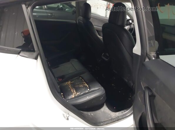 7SAYGDEE1NF357371 2022 TESLA MODEL Y White VIN կոդի պիտակի տեսք