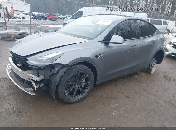 7SAYGDEE1RF199748 2024 TESLA MODEL Y Silver 
