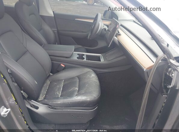 7SAYGDEE1RF199748 2024 TESLA MODEL Y Silver 