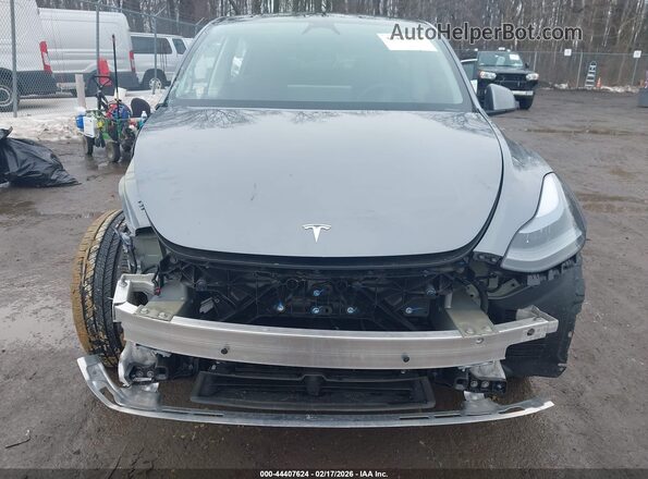 7SAYGDEE1RF199748 2024 TESLA MODEL Y Silver 