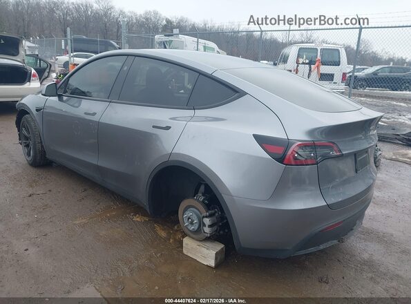 7SAYGDEE1RF199748 2024 TESLA MODEL Y Silver 