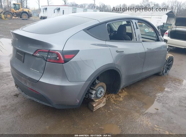 7SAYGDEE1RF199748 2024 TESLA MODEL Y Silver 