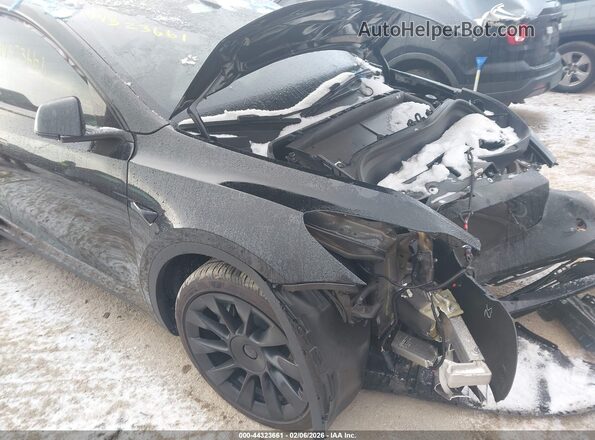 7SAYGDEE1RF204639 2024 TESLA MODEL Y Черный Вид щитка приборов