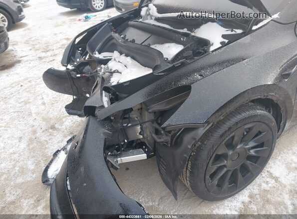7SAYGDEE1RF204639 2024 TESLA MODEL Y Черный Вид панели приборов