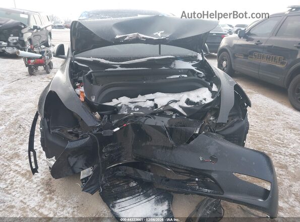 7SAYGDEE1RF204639 2024 TESLA MODEL Y Черный Вид задней части салона