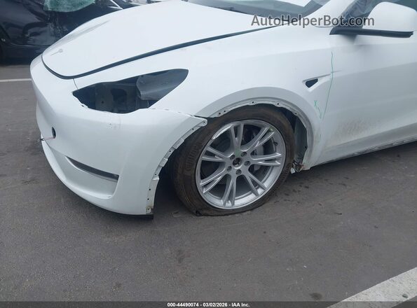 7SAYGDEE3PF687399 2023 TESLA MODEL Y White Front view
