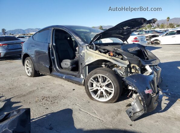 7SAYGDEE3RF031934 2024 TESLA MODEL Gray Przód prawy