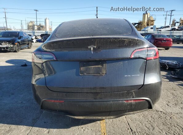7SAYGDEE3RF031934 2024 TESLA MODEL Gray Widok z tyłu
