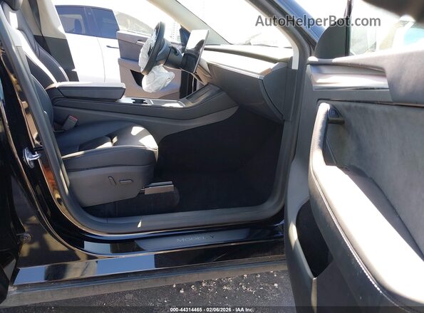 7SAYGDEE3SF303744 2025 TESLA MODEL Y Black Vista interior delantera