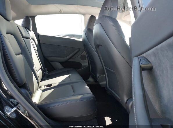 7SAYGDEE3SF303744 2025 TESLA MODEL Y Black Vista de la etiqueta del VIN