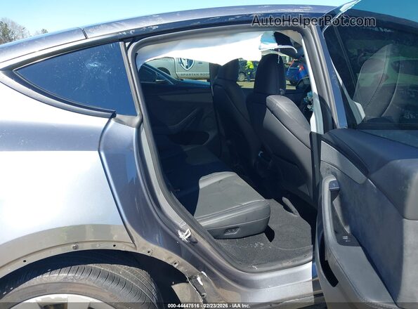 7SAYGDEE3TA409383 2026 TESLA MODEL Y Gray VIN կոդի պիտակի տեսք