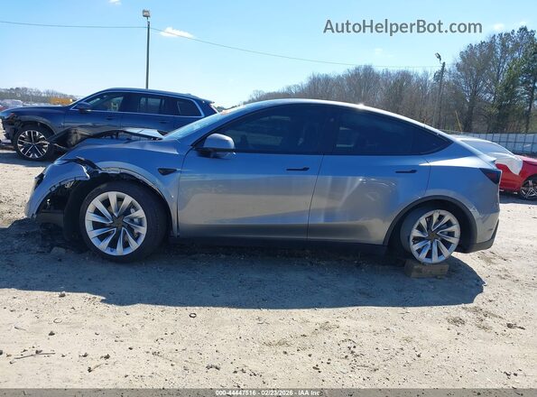 7SAYGDEE3TA409383 2026 TESLA MODEL Y Gray Սալոնի 360 աստիճան տեսք