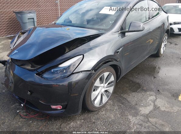 7SAYGDEE4RF064294 2024 TESLA MODEL Y Gray Передня ліва чверть