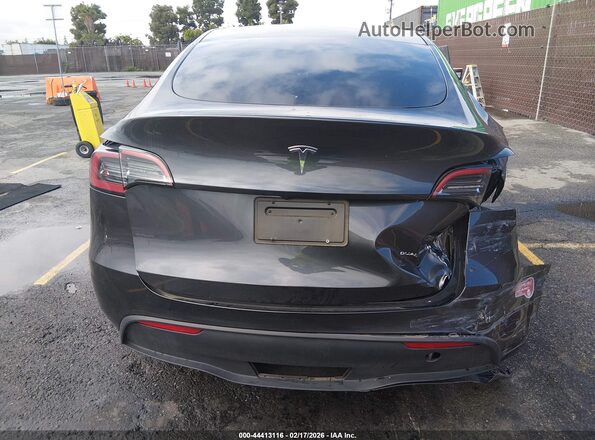 7SAYGDEE4RF064294 2024 TESLA MODEL Y Gray 