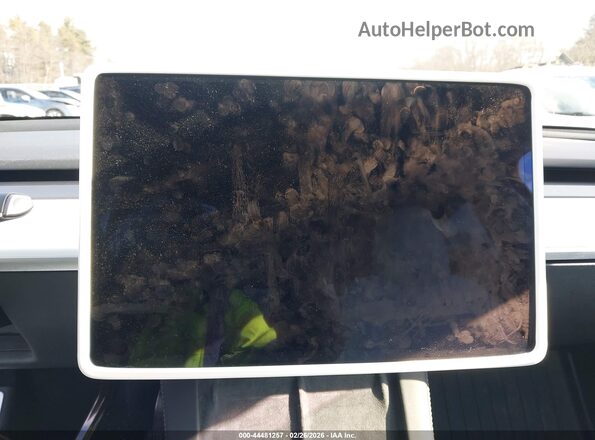 7SAYGDEE6SF302295 2025 TESLA MODEL Y Red Widok tylnych siedzeń