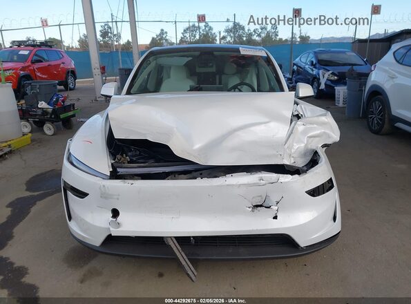7SAYGDEE7TF516004 2026 TESLA MODEL Y White Առջևի վահանակի տեսք