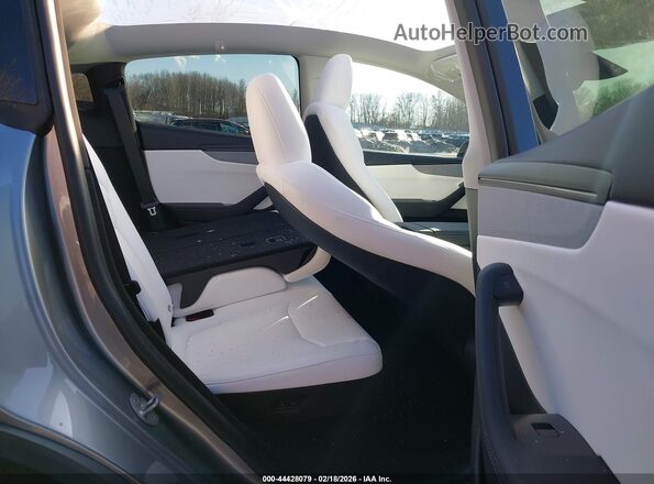 7SAYGDEE7TF567082 2026 TESLA MODEL Y Gray VIN sticker view