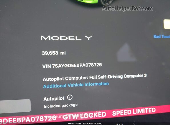 7SAYGDEE8PA078726 2023 TESLA MODEL Y Gray Widok tylnych siedzeń