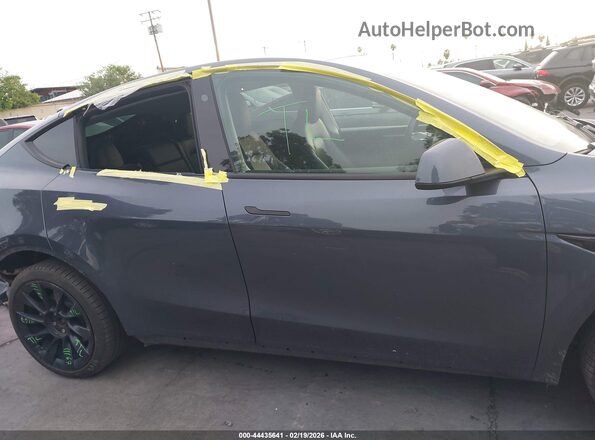 7SAYGDEE8PA078726 2023 TESLA MODEL Y Gray Widok wnętrza 360 stopni