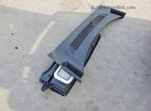 7SAYGDEE8TA390345 2026 TESLA MODEL White Vista del compartimento del motor