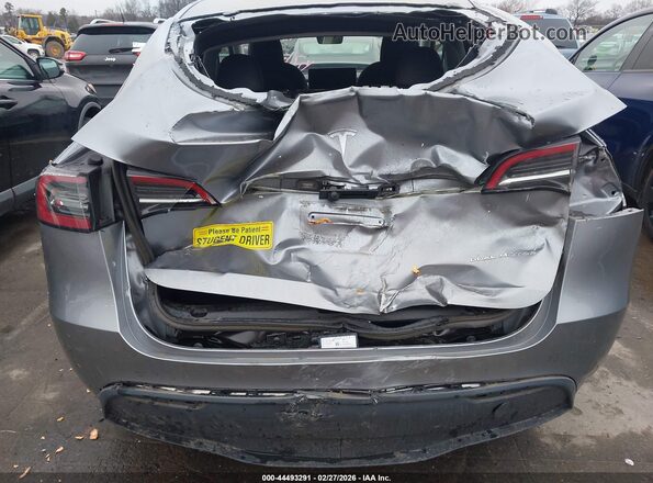 7SAYGDEE9RA299951 2024 TESLA MODEL Y Gray Вид спереду