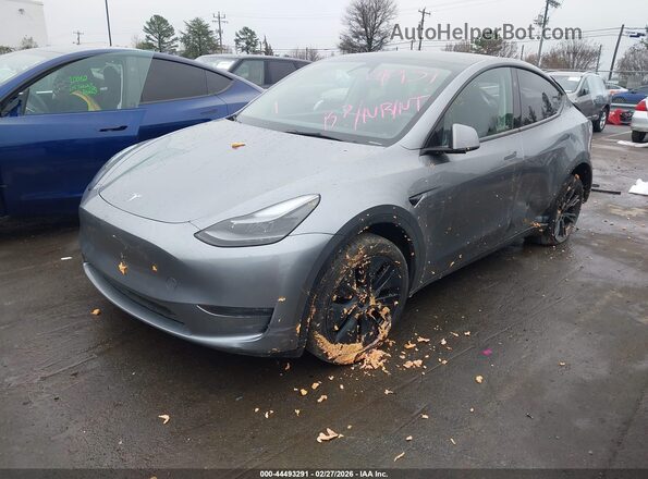 7SAYGDEE9RA299951 2024 TESLA MODEL Y Gray Передня ліва чверть