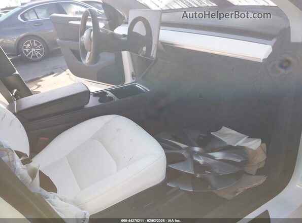 7SAYGDEEXPF624848 2023 TESLA MODEL Y White Սալոնի դիմացի տեսք