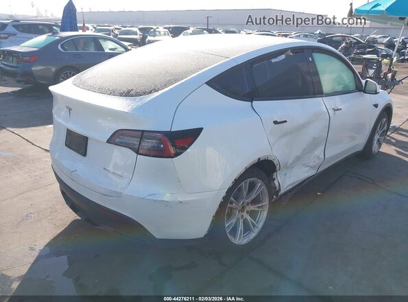 7SAYGDEEXPF624848 2023 TESLA MODEL Y White Հետևի աջ
