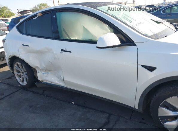 7SAYGDEEXPF624848 2023 TESLA MODEL Y White Սալոնի 360 աստիճան տեսք