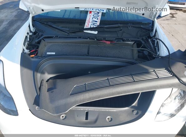 7SAYGDEEXPF624848 2023 TESLA MODEL Y White Հետևի տեսք
