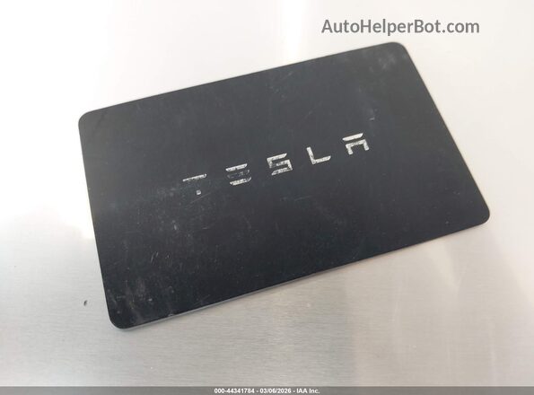 7SAYGDEF1NF575190 2022 TESLA MODEL Y Черный Вид панели приборов