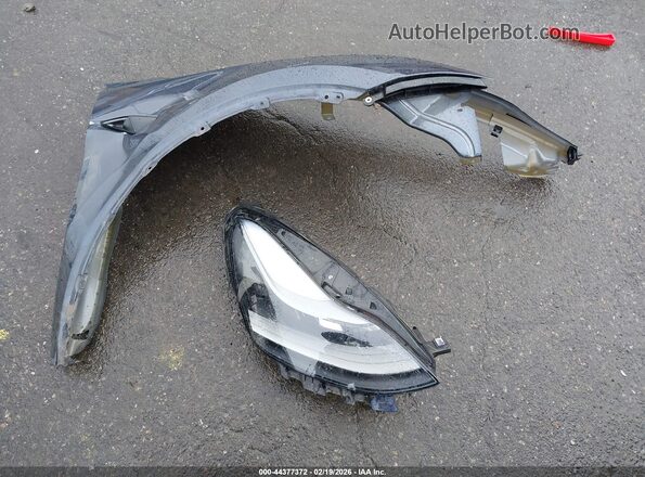 7SAYGDEF6NF465798 2022 TESLA MODEL Y Gray წინა პანელის ხედი