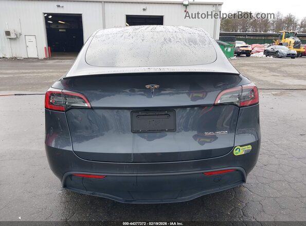 7SAYGDEF6NF465798 2022 TESLA MODEL Y Gray 