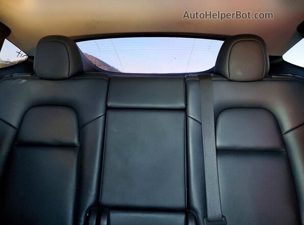 7SAYGDEF7NF494758 2022 TESLA MODEL White უკანა სავარძლების ხედი