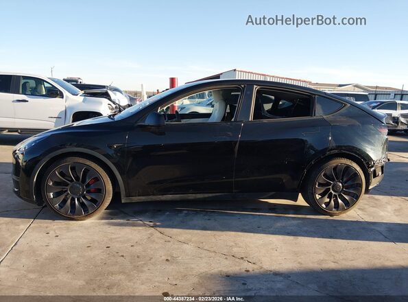 7SAYGDEF9NF313627 2022 TESLA MODEL Y Black 360 interior view