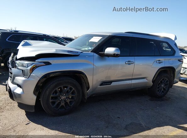 7SVAAAAA4PX002372 2023 TOYOTA SEQUOIA Silver Панорамний вид салону 360°