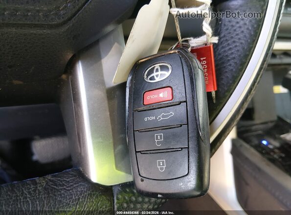 7SVAAAAA4PX002372 2023 TOYOTA SEQUOIA Silver Вид панелі приладів