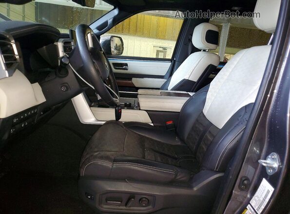 7SVAAABA4PX008140 2023 TOYOTA SEQUOIA Gray Vista interior delantera